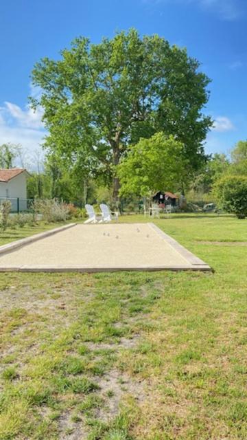 La Resiniere De Pirique Bed & Breakfast Parentis-en-Born Exterior photo